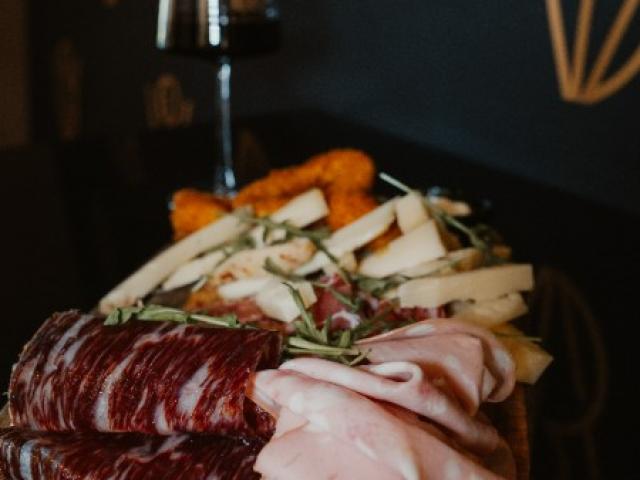 assiette charcuterie fromage